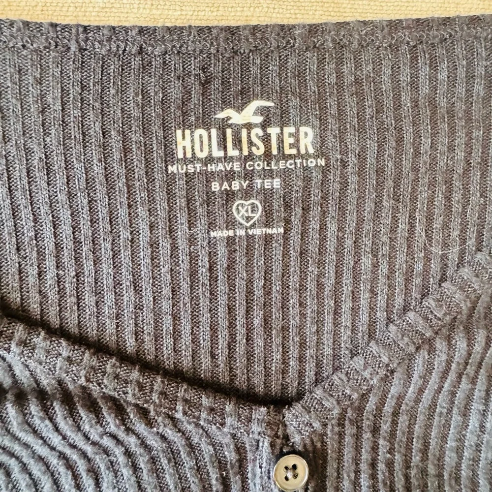 Hollister Woman’s XL Black Ribbed Baby Tee Long Sleeve Boxy Fit Top